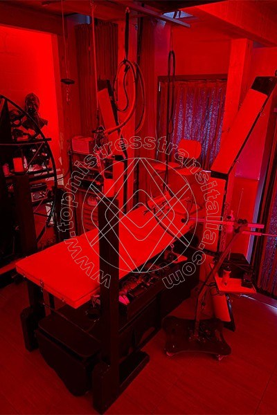 Foto 11 di Jessica Frau Italiana Tx mistress trans Piacenza