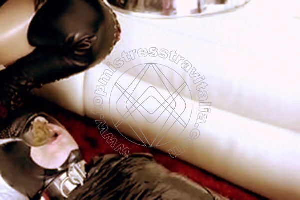 Foto hot 2 di Lady Ambra mistress transex Lido Di Camaiore