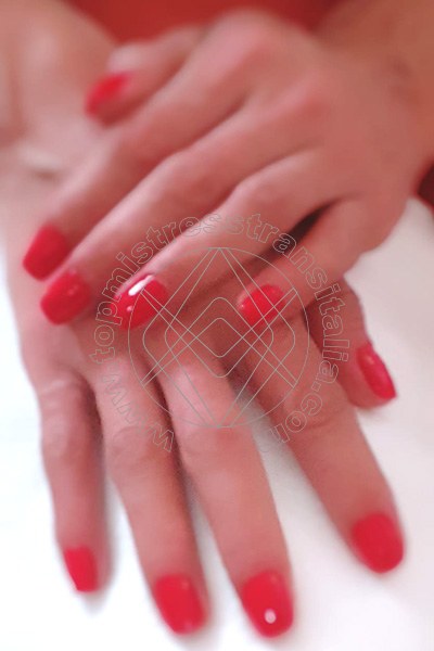 Foto 4 di Desia mistress trans Caltanissetta
