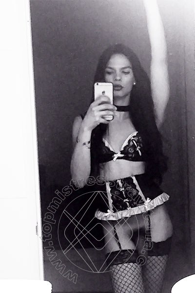 Foto selfie hot di Padrona Sabrina Morais Xxxl mistress transex Milano