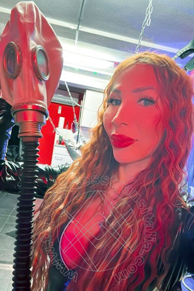 Foto selfie di Belinda Lorens Xxl La Regina Del Sadomaso mistress transex Losanna