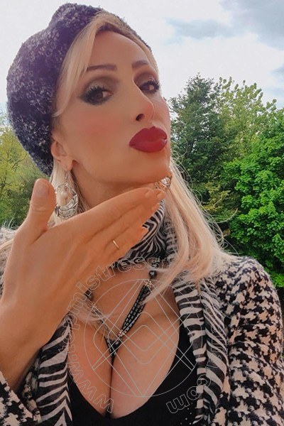 Foto selfie 108 di Regina Xena Italiana mistress trans Monza