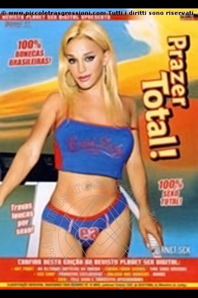 Foto frontale della copertina del film di Padrona Cinzia Pornostar mistress trans Crotone